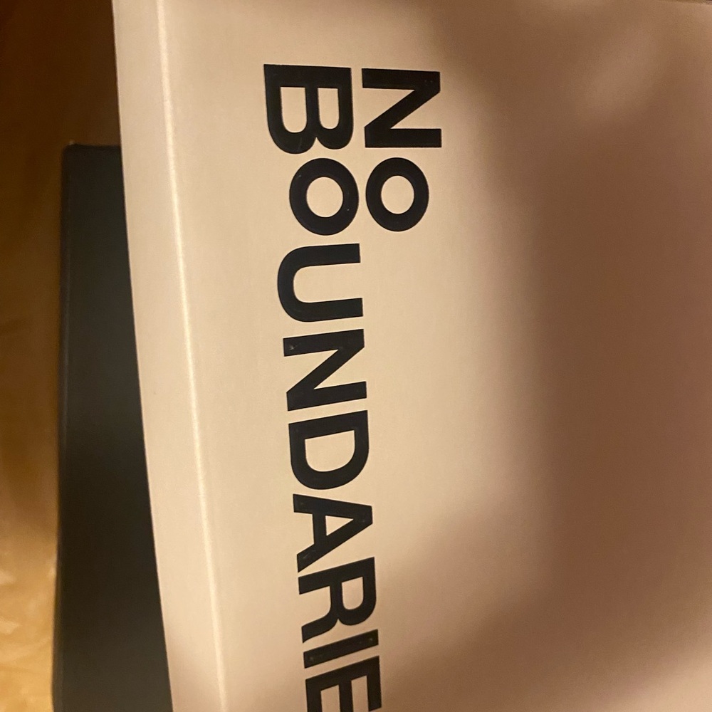 No Boundaries Women’s White and Black Sneakers Comfortable Everyday Wear - Picture 3 of 5